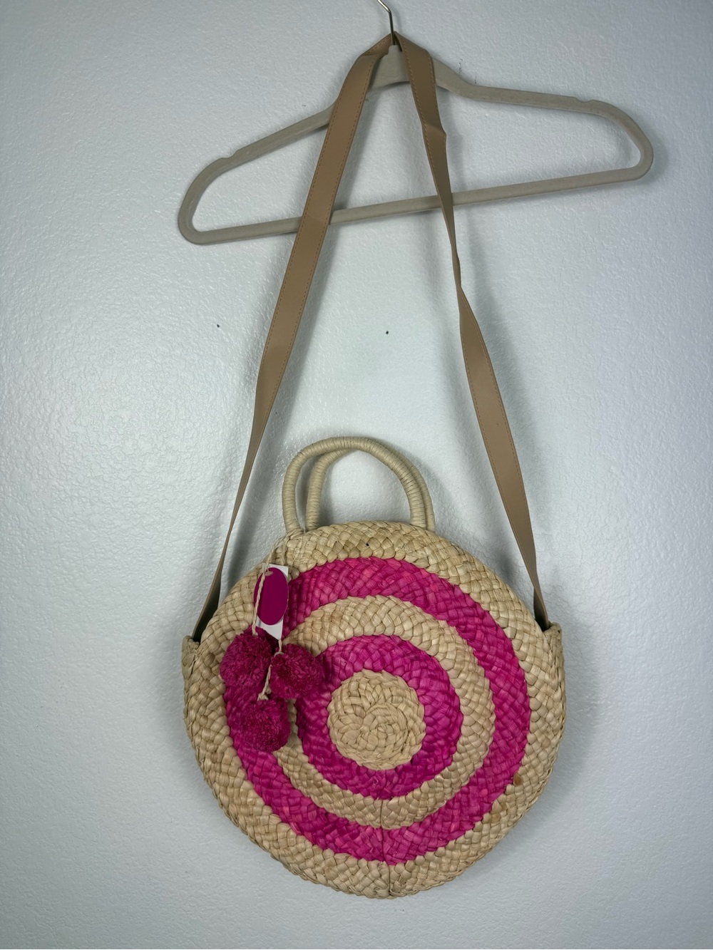 Straw pink and corn husk color circular bag with pom poms - Picture 7 of 7